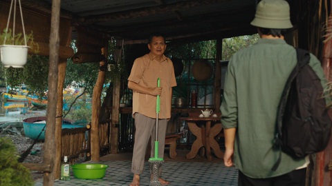Quân A.P vào vai thất nghiệp, đề cập đến thực trạng cắt giảm nhân sự trong MV mới - Ảnh 5. Quân A.P vào vai thất nghiệp, đề cập đến thực trạng cắt giảm nhân sự trong MV mới - Ảnh 5.