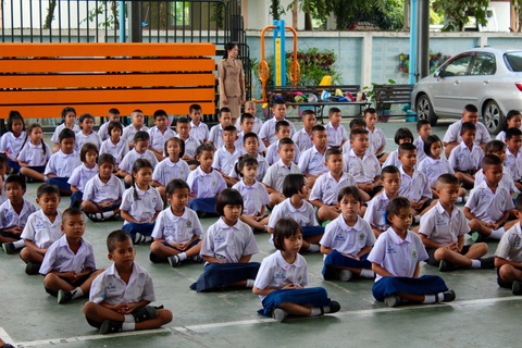 Thủ đô của Thái Lan nới lỏng quy định đồng phục, kiểu tóc cho học sinh - Ảnh 1. Thủ đô của Thái Lan nới lỏng quy định đồng phục, kiểu tóc cho học sinh - Ảnh 1.