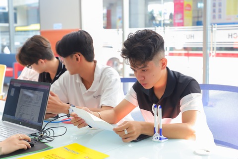 Thí sinh trúng tuyển sớm cần làm gì để chính thức trúng tuyển? - Ảnh 2. Thí sinh trúng tuyển sớm cần làm gì để chính thức trúng tuyển? - Ảnh 2.