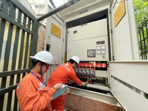 EVNHANOI kiểm tra hệ thống điện tại các điểm thi - Ảnh: EVNHANOI Vận hành hệ thống điện trong 2 tháng cuối năm cơ bản đáp ứng - Ảnh: EVNHANOI