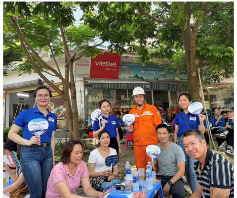 Thợ điện Hà Nội tiếp sức học sinh mùa thi - Ảnh 5. Thợ điện Hà Nội tiếp sức học sinh mùa thi - Ảnh 5.