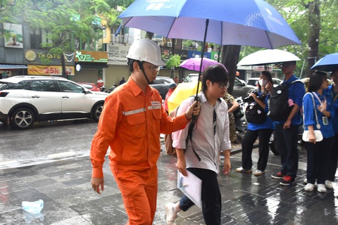 EVNHANOI đồng hành cùng thí sinh trong kỳ thi tốt nghiệp THPT năm 2023 EVNHANOI đồng hành cùng thí sinh trong kỳ thi tốt nghiệp THPT năm 2023