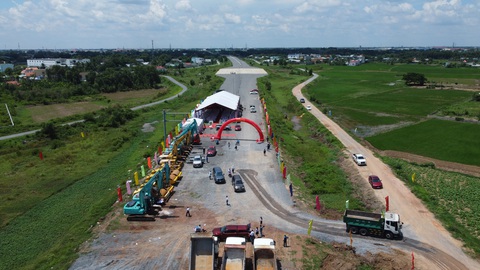 Động thổ đường vành đai 3 TP.HCM qua Long An - Ảnh 2. Động thổ đường vành đai 3 TP.HCM qua Long An - Ảnh 2.