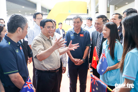 Thủ tướng Phạm Minh Chính và thủ tướng Úc gặp đội tuyển bóng đá nữ Việt Nam - Ảnh 3. Thủ tướng Phạm Minh Chính và thủ tướng Úc gặp đội tuyển bóng đá nữ Việt Nam - Ảnh 3.
