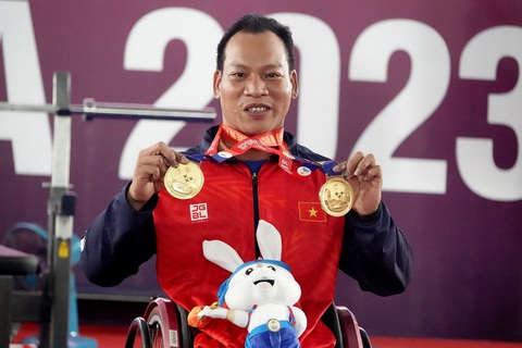 Lực sĩ Lê Văn Công giành vàng ở kỳ Para Games thứ 6 liên tiếp - Ảnh 1. Lực sĩ Lê Văn Công giành vàng ở kỳ Para Games thứ 6 liên tiếp - Ảnh 1.