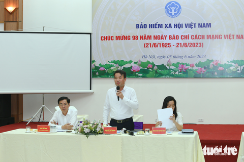 Bảo hiểm xã hội Việt Nam nói gì về 4.200 tiểu thương đóng bảo hiểm trái quy định? - Ảnh 3. Bảo hiểm xã hội Việt Nam nói gì về 4.200 tiểu thương đóng bảo hiểm trái quy định? - Ảnh 3.
