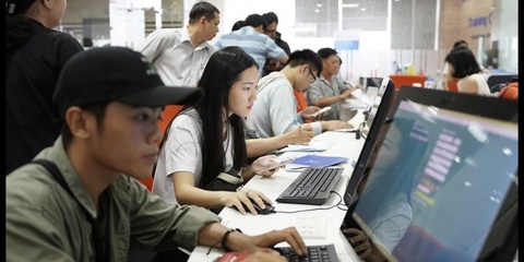 Sinh viên có việc làm đạt 100%: Cần gì phải ảo tung chảo vậy? - Ảnh 1. Sinh viên có việc làm đạt 100%: Cần gì phải ảo tung chảo vậy? - Ảnh 1.