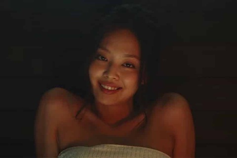 Jennie gây tranh cãi vì nhảy sexy trong phim có nội dung bị cho là khiêu dâm - Ảnh 3. Jennie gây tranh cãi vì nhảy sexy trong phim có nội dung bị cho là khiêu dâm - Ảnh 3.