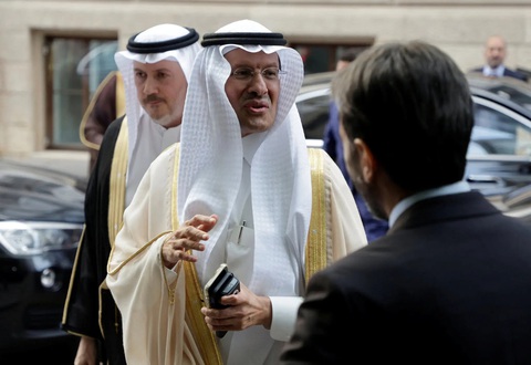 OPEC+ giảm khai thác hàng triệu thùng dầu mỗi ngày - Ảnh 1. OPEC+ giảm khai thác hàng triệu thùng dầu mỗi ngày - Ảnh 1.