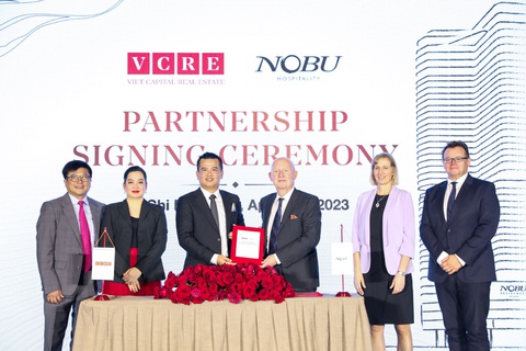 VCRE ký kết hợp tác cùng Nobu Hospitality - Ảnh 1. VCRE ký kết hợp tác cùng Nobu Hospitality - Ảnh 1.