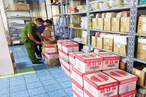 Vụ bán giấy nghỉ bệnh: Rút công bố khám sức khỏe ở 4 phòng khám - Ảnh 1. Vụ bán giấy nghỉ bệnh: Rút công bố khám sức khỏe ở 4 phòng khám - Ảnh 1.