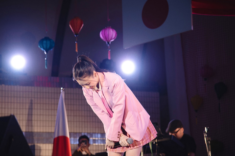 AMEE, GREY D cháy hết mình cùng loạt hit V-pop tại Vietnam Festival ở Tokyo, Nhật Bản - Ảnh 4. AMEE, GREY D cháy hết mình cùng loạt hit V-pop tại Vietnam Festival ở Tokyo, Nhật Bản - Ảnh 4.