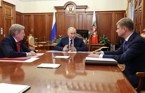 Nga bác tin quân Ukraine tràn qua biên giới, Tổng thống Putin ra thông báo khẩn - Ảnh 1. Nga bác tin quân Ukraine tràn qua biên giới, Tổng thống Putin ra thông báo khẩn - Ảnh 1.