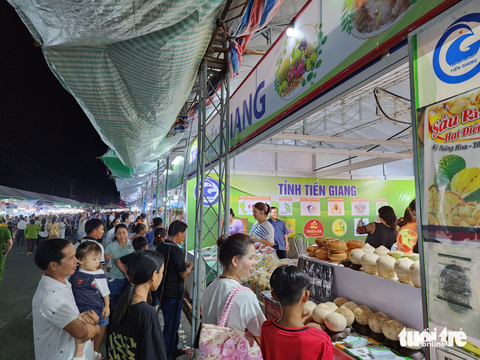 400 gian hàng Việt và Campuchia tại Hội chợ công thương vùng ĐBSCL năm 2023 - Ảnh 4. 400 gian hàng Việt và Campuchia tại Hội chợ công thương vùng ĐBSCL năm 2023 - Ảnh 4.