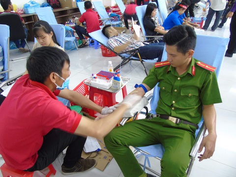 Chỉ đạo điều phối máu giúp Cần Thơ và 74 bệnh viện Tây Nam Bộ - Ảnh 1. Chỉ đạo điều phối máu giúp Cần Thơ và 74 bệnh viện Tây Nam Bộ - Ảnh 1.