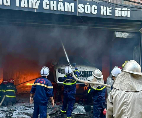 Cháy gara ô tô, đơn vị bảo hiểm hay chủ gara phải đền cho chủ xe? - Ảnh 1. Cháy gara ô tô, đơn vị bảo hiểm hay chủ gara phải đền cho chủ xe? - Ảnh 1.