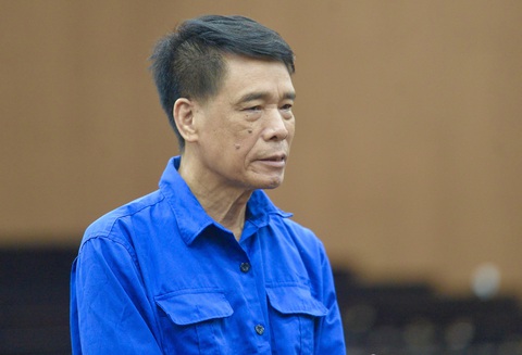 Cựu tổng giám đốc Cienco 1 nhận một phần trách nhiệm, không đọc kỹ tờ trình nhưng vẫn ký - Ảnh 1. Cựu tổng giám đốc Cienco 1 nhận một phần trách nhiệm, không đọc kỹ tờ trình nhưng vẫn ký - Ảnh 1.