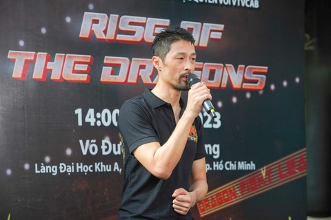Johnny Trí Nguyễn tuyển 40 võ sĩ đấu giải MMA - Ảnh 1. Johnny Trí Nguyễn tuyển 40 võ sĩ đấu giải MMA - Ảnh 1.