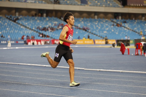 Hai huy chương vàng điền kinh đầy cảm xúc ở Para Games 12 - Ảnh 2. Hai huy chương vàng điền kinh đầy cảm xúc ở Para Games 12 - Ảnh 2.