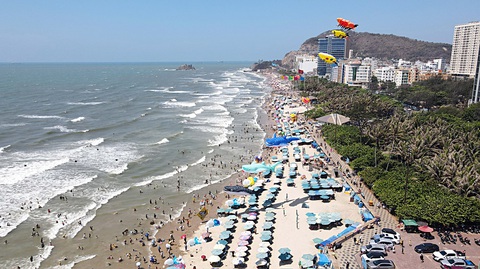 Bãi Sau (Vũng Tàu) được xác định sẽ là “trái tim” của du lịch chất lượng cao Bà Rịa - Vũng Tàu - Ảnh: Đ.H. Bãi Sau (Vũng Tàu) được xác định sẽ là “trái tim” của du lịch chất lượng cao Bà Rịa - Vũng Tàu - Ảnh: Đ.H.