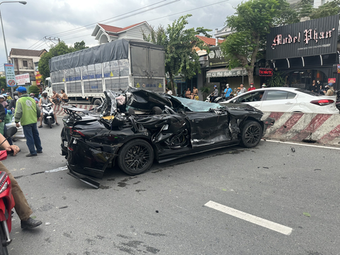 Vụ ô tô lùa hàng loạt xe máy tại Bình Dương: tài xế có nồng độ cồn - Ảnh 1. Vụ ô tô lùa hàng loạt xe máy tại Bình Dương: tài xế có nồng độ cồn - Ảnh 1.