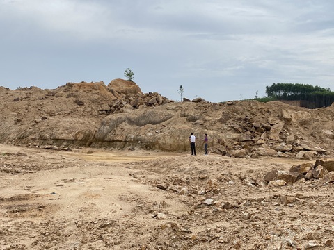 Thanh tra dự án nghĩa trang sau khi doanh nghiệp tận thu hàng trăm ngàn khối đất - Ảnh 4. Thanh tra dự án nghĩa trang sau khi doanh nghiệp tận thu hàng trăm ngàn khối đất - Ảnh 4.