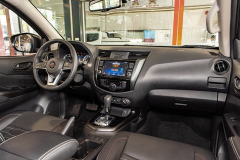 Cơ hội nào cho Nissan Navara khi giảm 120 triệu đồng? - Ảnh 4. Cơ hội nào cho Nissan Navara khi giảm 120 triệu đồng? - Ảnh 4.