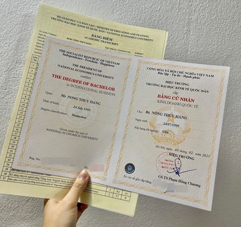 Hoa hậu các dân tộc Nông Thúy Hằng lại vướng ồn ào học vấn - Ảnh 1. Hoa hậu các dân tộc Nông Thúy Hằng lại vướng ồn ào học vấn - Ảnh 1.
