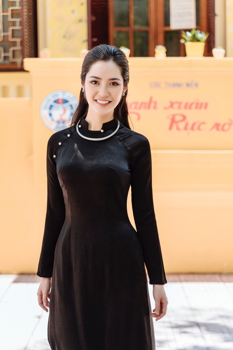 Hoa hậu các dân tộc Nông Thúy Hằng lại vướng ồn ào học vấn - Ảnh 4. Hoa hậu các dân tộc Nông Thúy Hằng lại vướng ồn ào học vấn - Ảnh 4.