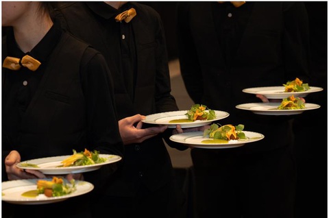 Đồng hành cùng The Michelin Guide, Minh Long tôn vinh ẩm thực Việt với bạn bè thế giới - Ảnh 4. Gốm sứ Minh Long là cầu nối phát huy giá trị ẩm thực Việt - Ảnh: Hoàng Ngọc Huy