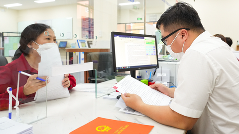 TP.HCM tăng phí thủ tục cấp sổ đỏ theo quy định nào? - Ảnh 1. TP.HCM tăng phí thủ tục cấp sổ đỏ theo quy định nào? - Ảnh 1.