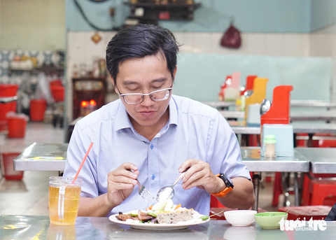 Cơm tấm Ba Ghiền được Michelin gọi tên, khách hàng tranh cãi, chủ quán nói gì? - Ảnh 4. Cơm tấm Ba Ghiền được Michelin gọi tên, khách hàng tranh cãi, chủ quán nói gì? - Ảnh 4.