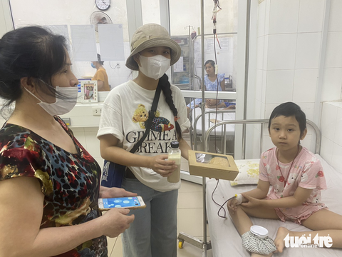 Ước mơ của Thúy tiếp sức bệnh nhi ung thư miền Trung: Có người mẹ chăm hai con bệnh hiểm nghèo - Ảnh 6. Ước mơ của Thúy tiếp sức bệnh nhi ung thư miền Trung: Có người mẹ chăm hai con bệnh hiểm nghèo - Ảnh 6.