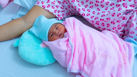 Bé gái bị lọt vào vùng chậu do mẹ vỡ tử cung từ vết mổ cũ - Ảnh 1. Bé gái bị lọt vào vùng chậu do mẹ vỡ tử cung từ vết mổ cũ - Ảnh 1.