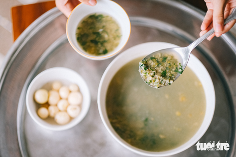 Canh cua với cà - cần lưu ý gì khi kết hợp hai món ăn đưa cơm ngày hè? - Ảnh 1. Cà muối ăn với các loại canh là món đưa cơm, giải nhiệt ngày hè - Ảnh: MAI THƯƠNG