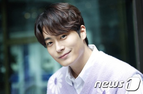 Tin vui có con, kết hôn của Cha Seo Won hứng đá chỉ vì đóng phim... boy love - Ảnh 3. Tin vui có con, kết hôn của Cha Seo Won hứng đá chỉ vì đóng phim... boy love - Ảnh 3.