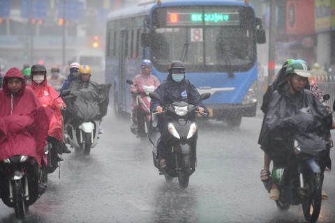Thời tiết hôm nay 9-6: Nhiều vùng trên cả nước mưa rất to - Ảnh 1. Thời tiết hôm nay 9-6: Nhiều vùng trên cả nước mưa rất to - Ảnh 1.