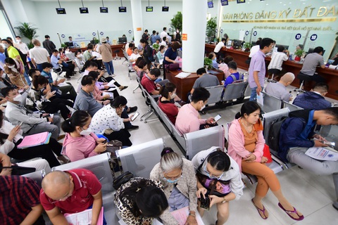 TP.HCM cần bộ máy vượt trội phục vụ dân - Ảnh 4. TP.HCM cần bộ máy vượt trội phục vụ dân - Ảnh 4.