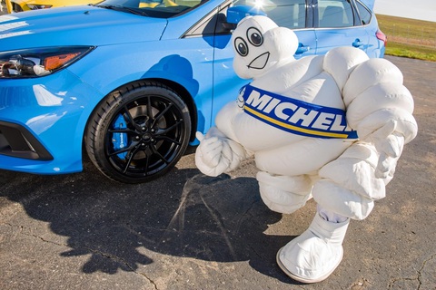 Vì sao hãng lốp xe lại đánh giá nhà hàng và cái giá để có được sao Michelin - Ảnh 1. Vì sao hãng lốp xe lại đánh giá nhà hàng và cái giá để có được sao Michelin - Ảnh 1.