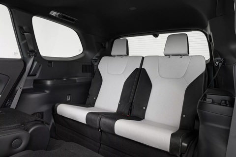Lexus TX 2024 ra mắt: SUV 3 hàng ghế 7 chỗ, ghế nào cũng tốt nhất - Ảnh 4. Lexus TX 2024 ra mắt: SUV 3 hàng ghế 7 chỗ, ghế nào cũng tốt nhất - Ảnh 4.