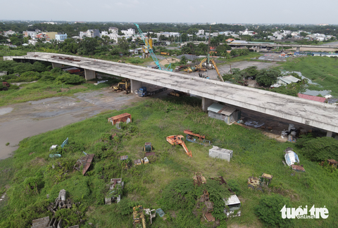 Cận cảnh hoang tàn ở công trường phía tây dự án cao tốc Bến Lức - Long Thành - Ảnh 2. Cận cảnh hoang tàn ở công trường phía tây dự án cao tốc Bến Lức - Long Thành - Ảnh 2.