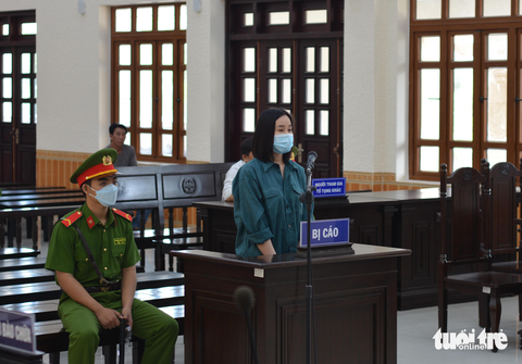Tina Dương hầu tòa - Ảnh 1. Tina Dương hầu tòa - Ảnh 1.