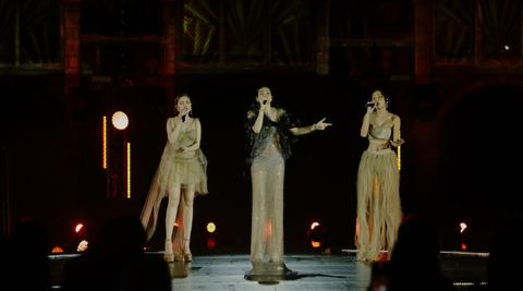 GiGi Hương Giang tung MV quay tại Thái - Ảnh 5. GiGi Hương Giang tung MV quay tại Thái - Ảnh 5.