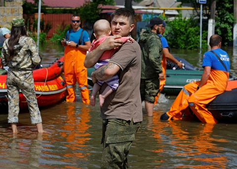 Ukraine tung ghi âm nói Nga làm vỡ đập Nova Kakhovka - Ảnh 1. Ukraine tung ghi âm nói Nga làm vỡ đập Nova Kakhovka - Ảnh 1.