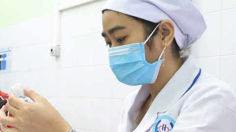Bộ Y tế không trình ngân sách trung ương để mua vắc xin tiêm chủng mở rộng - Ảnh 1. Bộ Y tế không trình ngân sách trung ương để mua vắc xin tiêm chủng mở rộng - Ảnh 1.