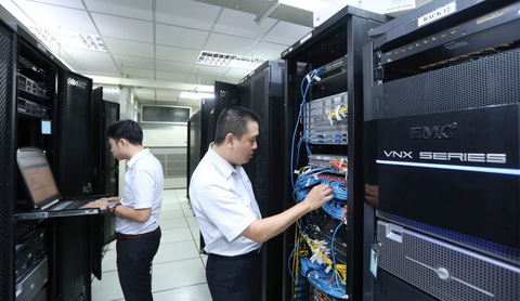 Tốc độ download trong tháng 5 dao động từ 92Mbps tới 111Mbps Tốc độ download trong tháng 5 dao động từ 92Mbps tới 111Mbps