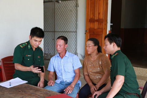 Giải cứu 5 người bị lừa sang Lào đòi tiền chuộc - Ảnh 1. Giải cứu 5 người bị lừa sang Lào đòi tiền chuộc - Ảnh 1.