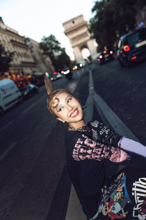 Quỳnh Anh Shyn lên sóng Instagram The New York Times, lọt top sao mặc đẹp của Vogue - Ảnh 7. Quỳnh Anh Shyn lên sóng Instagram The New York Times, lọt top sao mặc đẹp của Vogue - Ảnh 7.