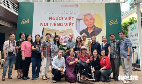Ông này không phải nhà ngôn ngữ học, có gì ghê gớm đâu - Ảnh 2. Ông này không phải nhà ngôn ngữ học, có gì ghê gớm đâu - Ảnh 2.