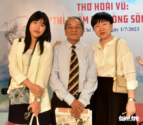 Nhiều người đề xuất giải thưởng Hồ Chí Minh cho nhà thơ Hoài Vũ - Ảnh 4. Nhiều người đề xuất giải thưởng Hồ Chí Minh cho nhà thơ Hoài Vũ - Ảnh 4.